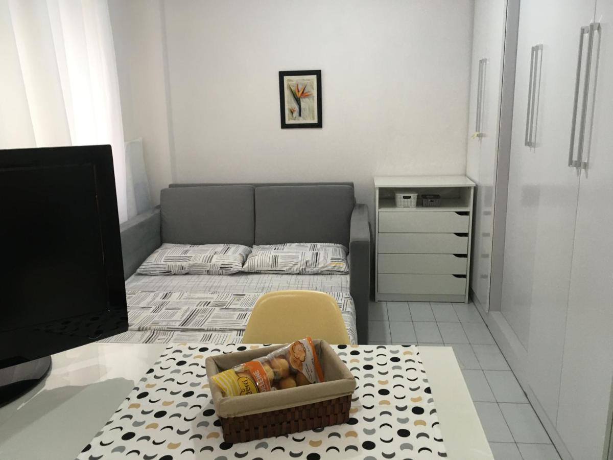 Kitnet Aconchegante Beira Mar. Apartment Сантос Екстериор снимка