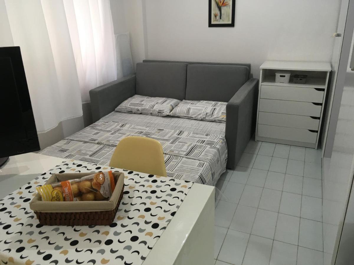 Kitnet Aconchegante Beira Mar. Apartment Сантос Екстериор снимка